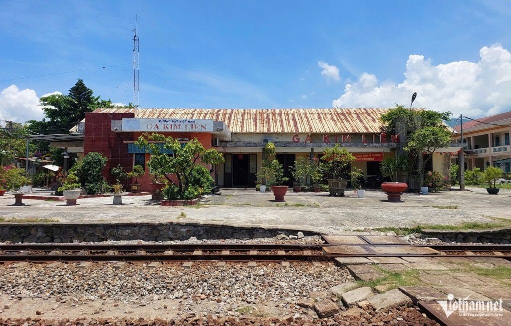 Ga đường sắt Kim Liên.