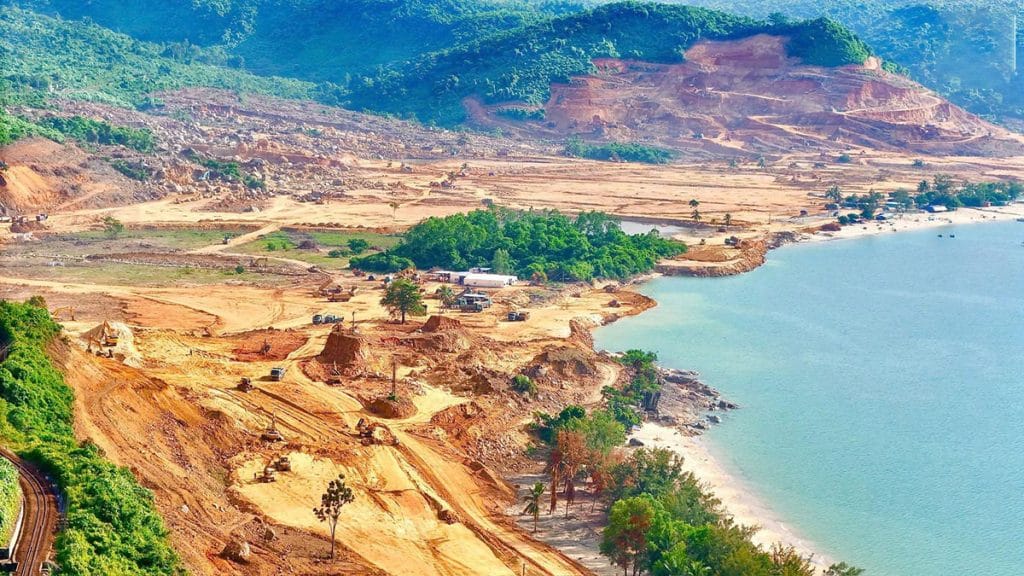 Toàn cảnh tiến độ tháng 12/2025 dự án Vinhomes Hải Vân Bay