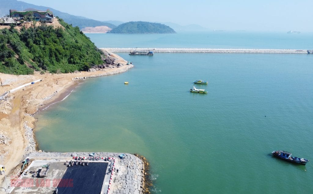 Đại công trường cảng Liên Chiểu trước ngày về đích - Ảnh 6